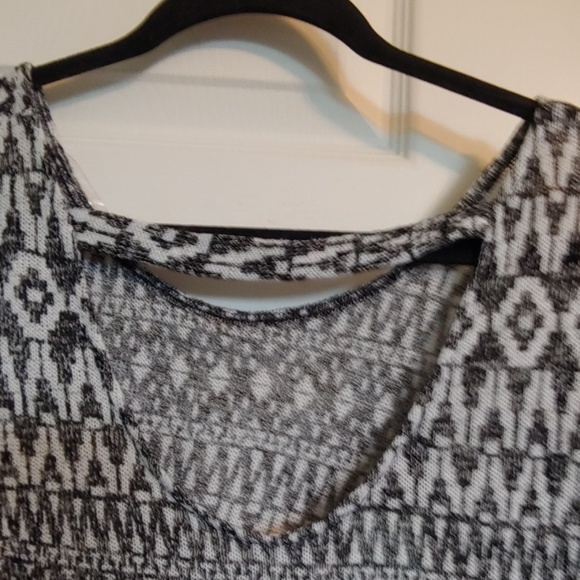 AB Studio Top - Picture 6 of 8